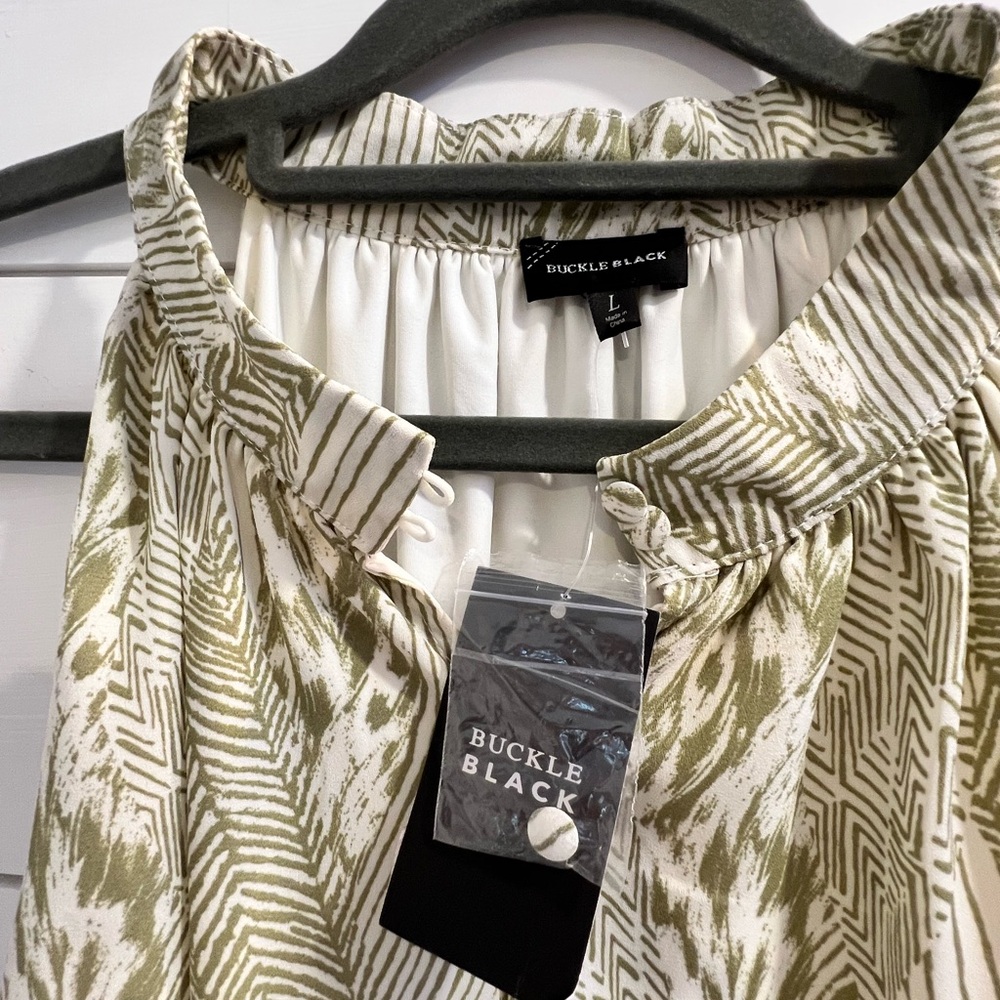 Buckle Sage Patterned Tank Top - Picture 2 of 8